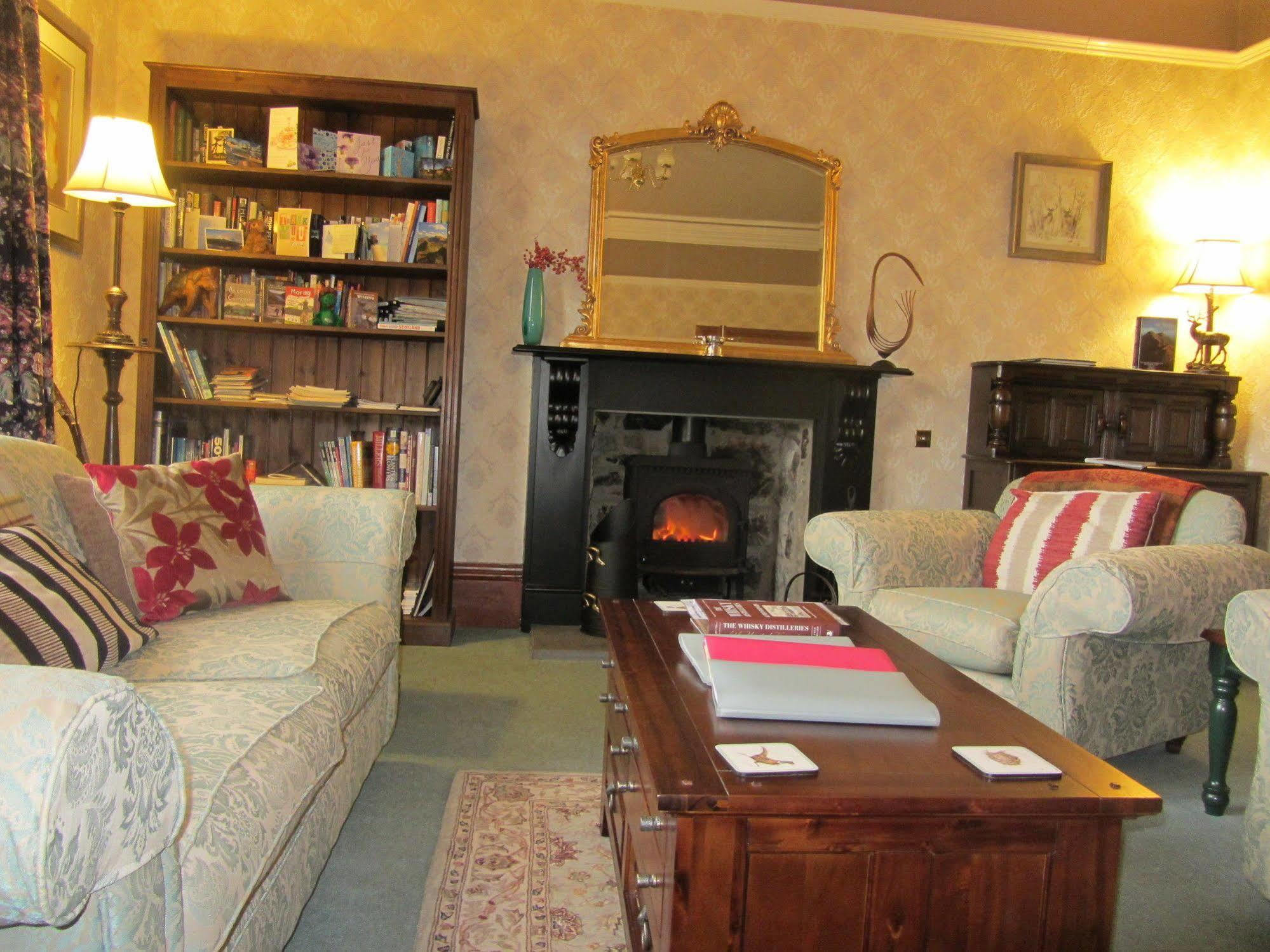 Rossmor Bed & Breakfast Grantown-on-Spey Exterior foto