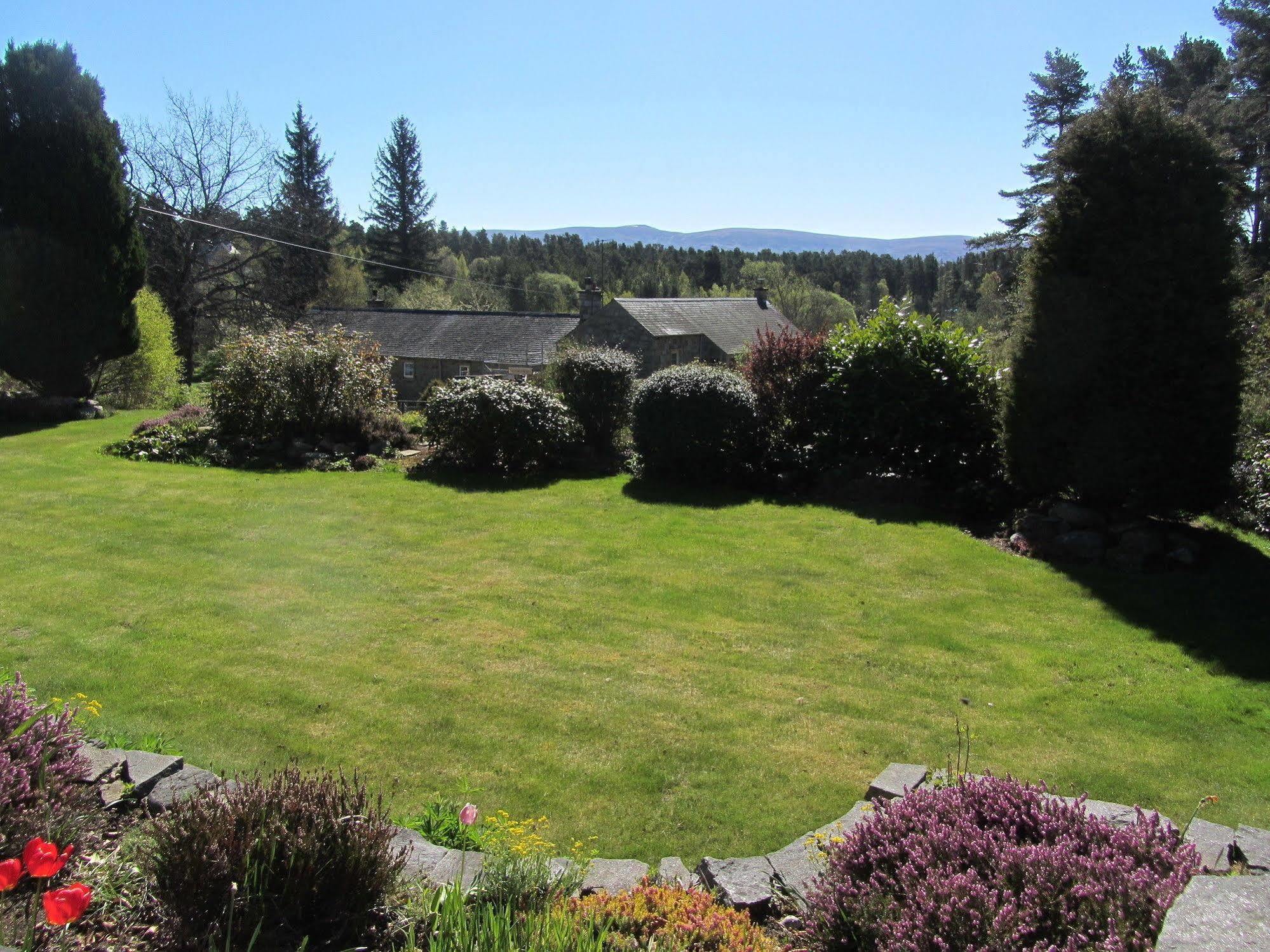 Rossmor Bed & Breakfast Grantown-on-Spey Exterior foto